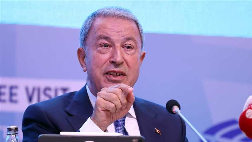 Akar, NATO toplantısında: “Türkiye Kıbrıs’ta işgalci değil”