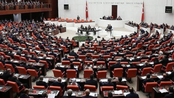 “KKTC” önergesi AKP ve MHP’ye takıldı