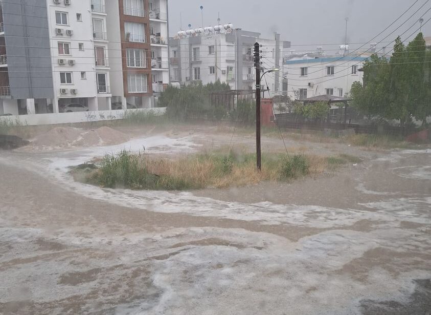 Kıbrıs’ta hava değişecek: Pazartesi sağanak, gök gürültüsü, dolu ve kuvvetli rüzgar bekleniyor