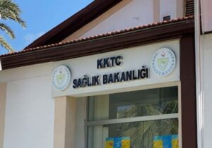 90 kişilik sağlık alımına tepki büyüyor: Üç sendika daha sürecin durdurulmasını istedi
