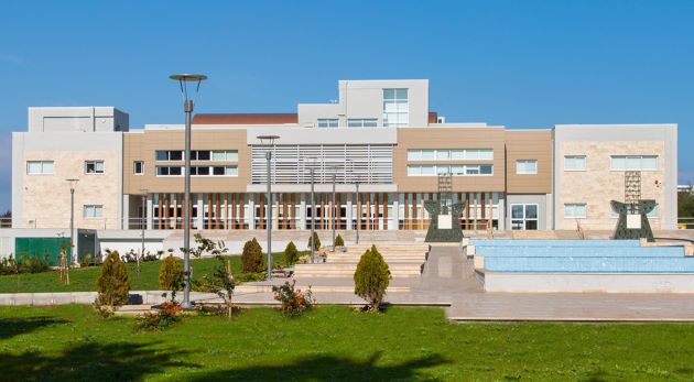 DAÜ Rektörlüğü toplu mesaj engelini savundu: Kurumsal tarafsızlığı koruyoruz