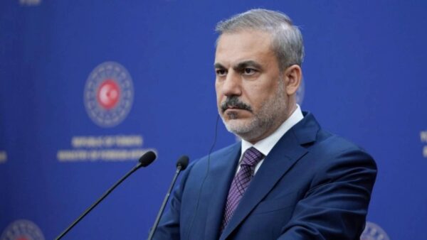 Fidan’dan Suriye’deki ‘gruplara’: “Bölünme dışında ne konuşuyorsanız konuşun, tehdit hissedersek müdahale ederiz”