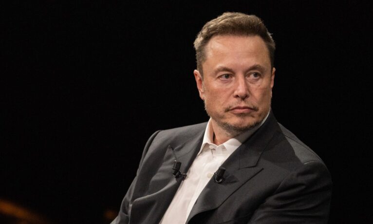 Elon Musk: “Derin devlet peşime düştü, onları bitiririm”