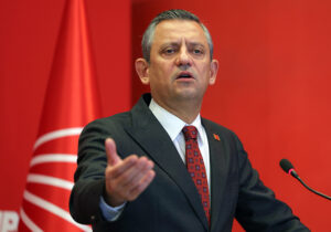 FT’de CHP liderinden uyarı: “Erdoğan’ın demokrasiye saldırısı Türkiye’nin müttefikleri için de tehdittir”