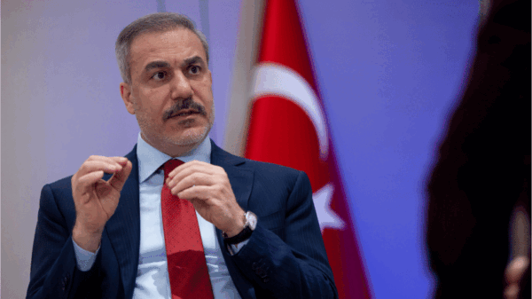 Türkiye, Yunanistan-Kıbrıs elektrik bağlantısına karşı değil I Fidan: “Elektriği Türkiye’den alın, iki toplum da yararlansın”