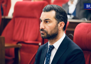 Solyalı’dan seçim öncesi dağıtımlara tepki: “İnsanların ihtiyaçları yıllarca ertelenip seçime ramak kala karşılanır gibi yapılıyor”