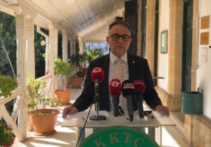 YSK Başkanı Özerdağ: Seçmen sayısı yaklaşık 225 bin, karma oy kaldırıldı
