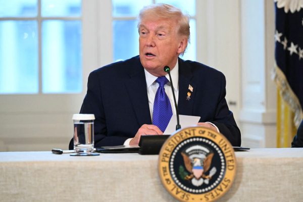 Trump’tan İran’a Hürmüz tehdidi: “Her saldırıya bir köprü veya elektrik santraliyle karşılık vereceğiz”
