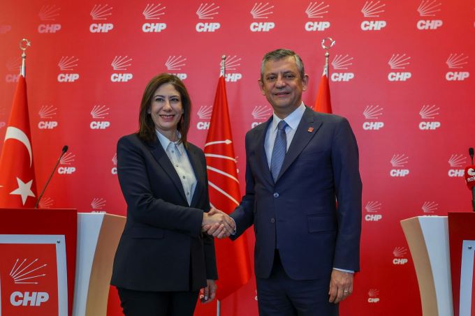 İncirli’den CHP açıklaması: “Özgür Özel’in yanındayız”