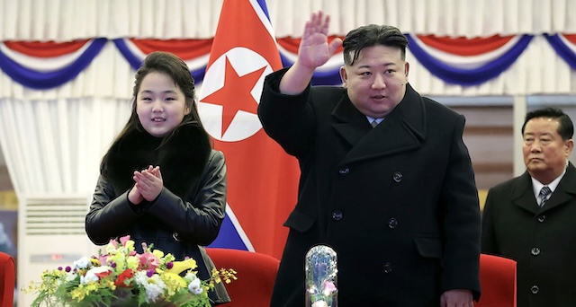 Kuzey Kore’de varis hamlesi: Kim Jong-un gözünü kızına çevirdi