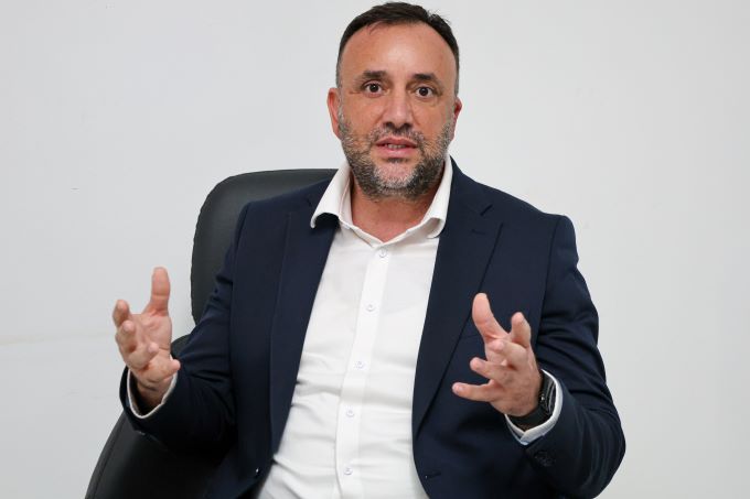 Çeler: “Hükümet bitik, kurumlar çökmüş durumda; topyekun istifa edin!”