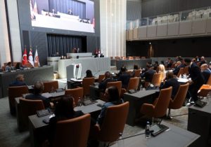 Meclis, eğitim dairelerine ilişkin üç yasa tasarısını onayladı