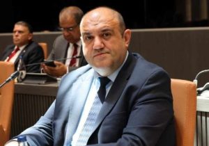 Barçın: “Ekonomi çökerken hükümetin önceliği müşavirlik yasası”