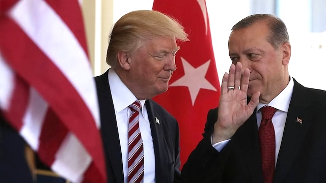 Trump, Erdoğan’a atfettiği övgü paylaşımını sildi
