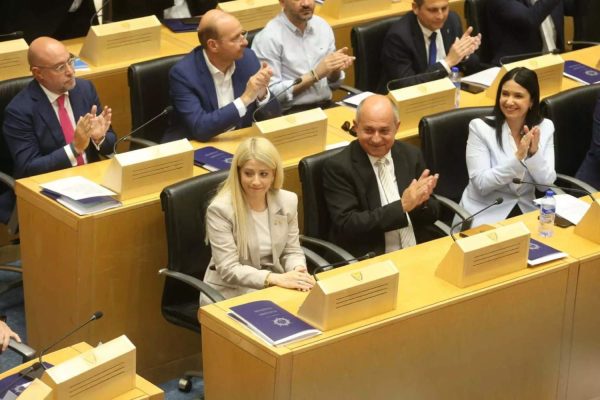 Güneyde yeni Meclis dengesi: DISY-DIKO-Fidias hattı kazandı; Annita Demetriou yeniden başkan