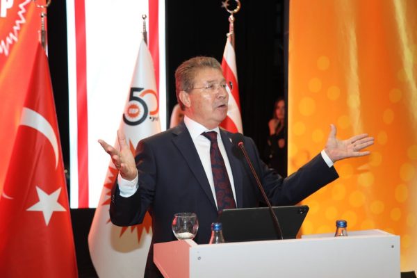 Holguin öncesi UBP’den iki devlet manifestosu