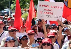 Güneyde kamu işçileri greve çıktı