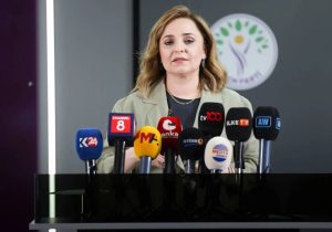 Öcalan gazetecilerle görüşmek istiyor