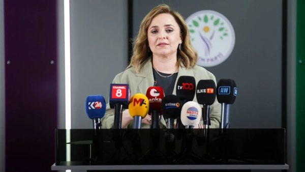 Öcalan gazetecilerle görüşmek istiyor