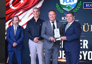 Vakıflar Tekerlekli Sandalye Basketbol Takımı’na Milli Olimpiyat Komitesi Özel Ödülü
