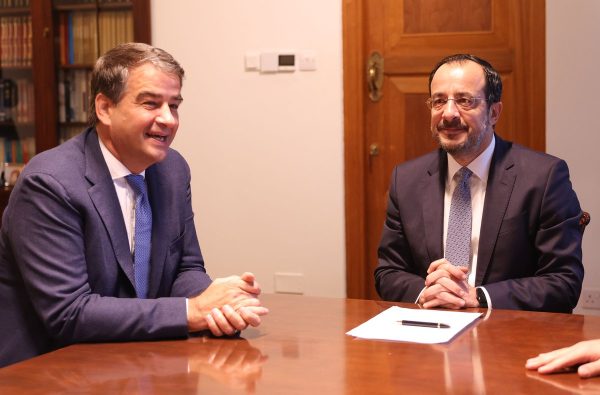 Fitto: “AB, Kıbrıs çözüm sürecinde çok önemli bir rol üstlenmek istiyor”