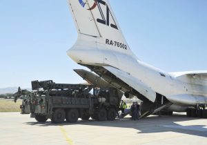 CAATSA yaptırımlarının kaldırılması için S-400 formülü: Üçüncü ülkeye satış masada