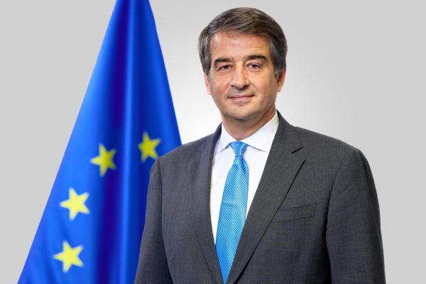 Atamayı tüm taraflar onayladı: AB temsilcisi Fitto temmuzda adaya geliyor; iki toplumla temas kuracak