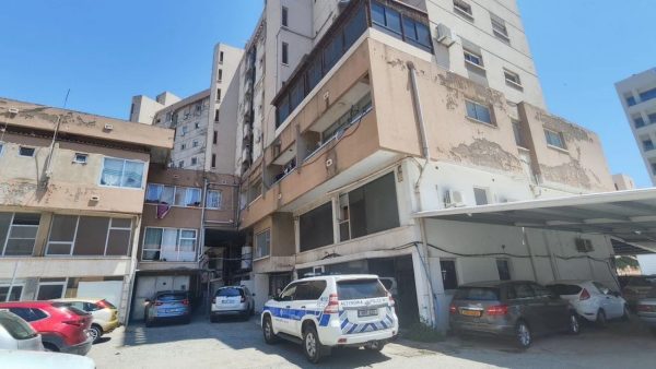 Larnaka’da 90 Kıbrıslı Türk taşınmazı için “tehlikeli yapı” incelemesi