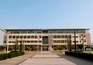 Kıbrıs Üniversitesi’nde İngilizce tıp dönemi başlıyor