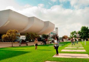 Güneydeki Kıbrıs Üniversitesi ilk İngilizce lisans programını açıyor
