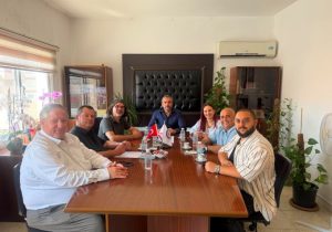 Bağımsızlık Yolu’ndan asgari ücret toplantısı öncesi Hür-İş’e ziyaret