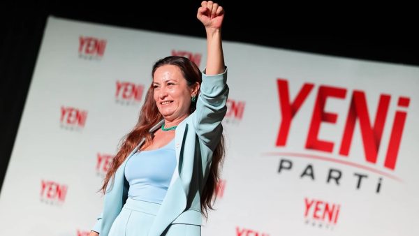 Yeni Parti’ye ilk gözaltı: İl Başkanı İlksen Özalper emniyete götürüldü