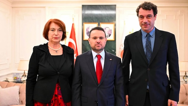 Adalet Bakan Gürlek, Uğur Mumcu’nun ailesiyle görüştü: “Karanlıkta kalan bazı olaylar var, devlet isterse her olayı ortaya çıkarır”