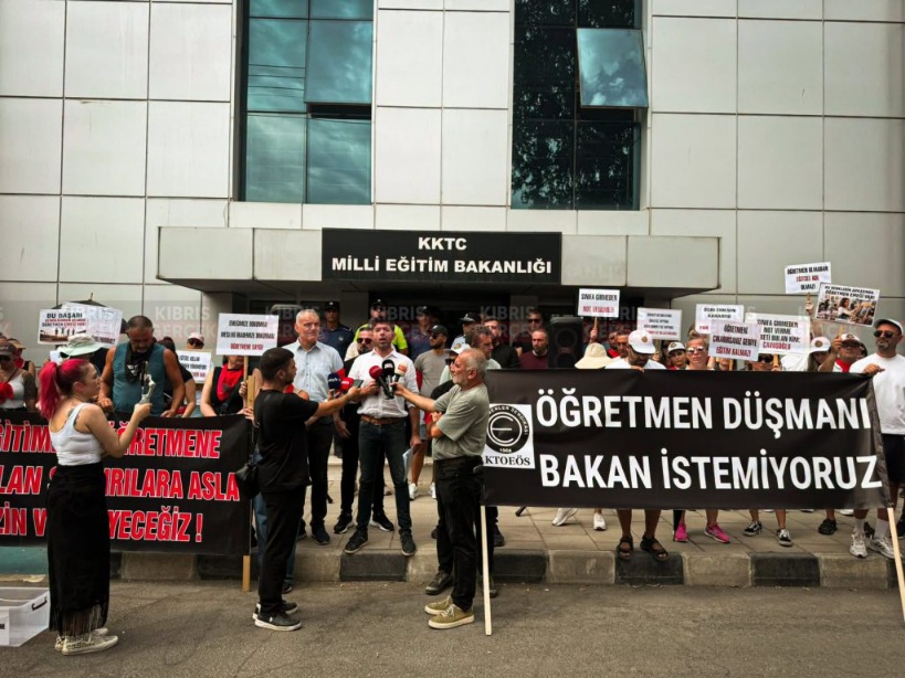 KTOEÖS Bakanlık önünde: Öğretmenin emeğini ve iradesini yok sayamazsınız