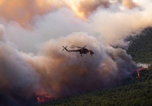 Yunanistan’da iki yangın söndürme helikopteri çarpıştı: İki ölü, iki yaralı