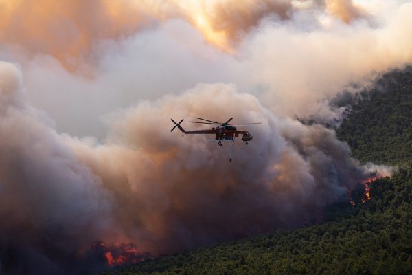 Yunanistan’da iki yangın söndürme helikopteri çarpıştı: İki ölü, iki yaralı