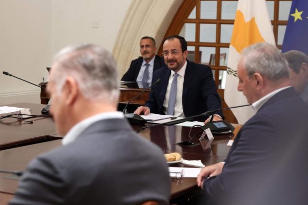 Kıbrıslı Rum yazardan Hristodulidis’e GYÖ eleştirisi: “Guterres’in söyledikleri açık”