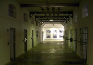 Cezaevinde kriz: Şiddet, uyuşturucu ve tecavüz iddiaları