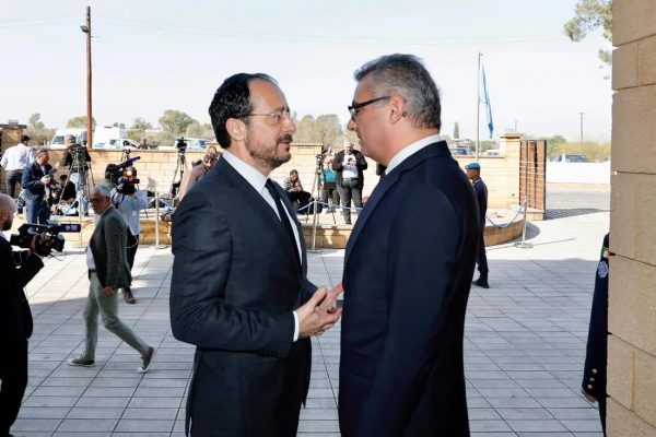⁠Cyprus Mail: Hristodulidis söz veriyor, adım atmıyor