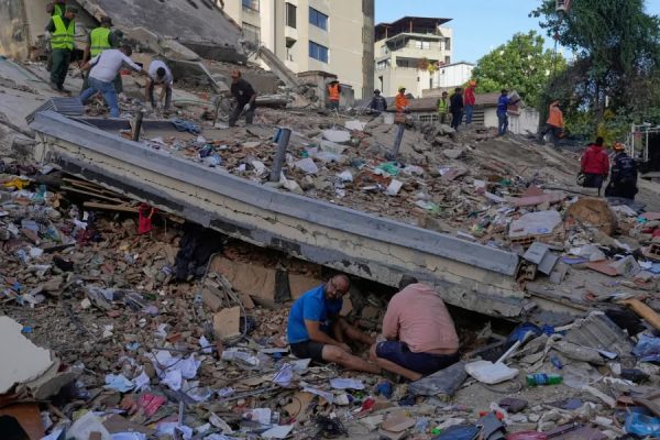 Venezuela’daki depremlerde can kaybı 6 bin 301’e yükseldi