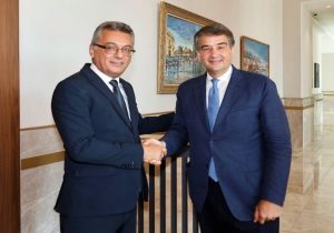 Erhürman’ın Fitto’ya doğrudan ticaret talebi güney basınında: “AB’nin müdahalesi bumeranga dönüşüyor”