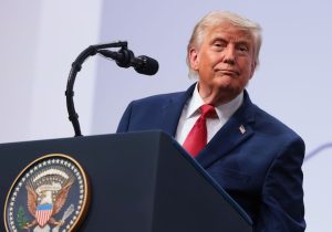 Trump’tan ABD’li petrol şirketlerine sert çıkış: “Karın bir bölümünü halka verin”