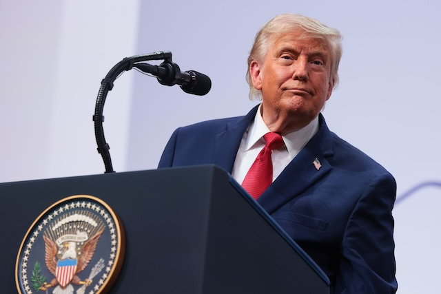 Trump’tan ABD’li petrol şirketlerine sert çıkış: “Karın bir bölümünü halka verin”
