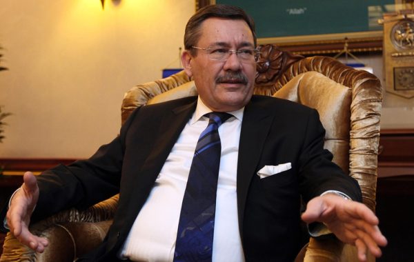 Melih Gökçek hakkında “yurt dışına kayıt dışı para aktarımı” soruşturması