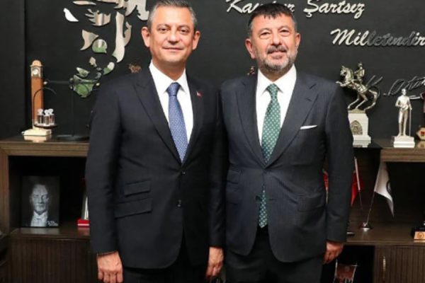 Özgür Özel ve Veli Ağbaba hakkında rüşvet soruşturması: Dokunulmazlıklarının kaldırılması istendi