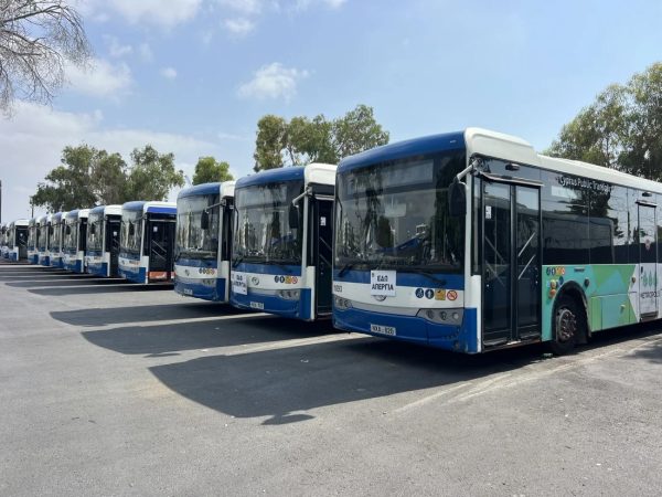 Güneyde okul otobüsleri aylık 5, yıllık 30 euro