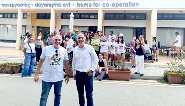Lefkoşa’nın iki yanında ortak temizlik: Harmancı ve Prountzos aynı etkinlikte