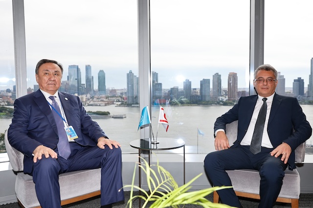 Erhürman, TDT Genel Sekreteri Ömüraliyev ile görüştü