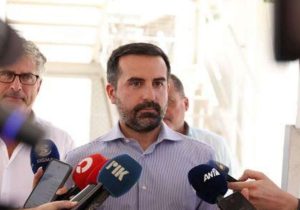 Güney Kıbrıs’tan iddia: “Kuzeyde göçmenleri yönlendiren kişilerin görüntüleri var”