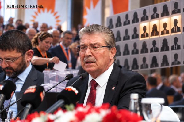 UBP’de “Demokrasi Şöleni” I Üyeler oy verecek, son sözü başkan söyleyecek